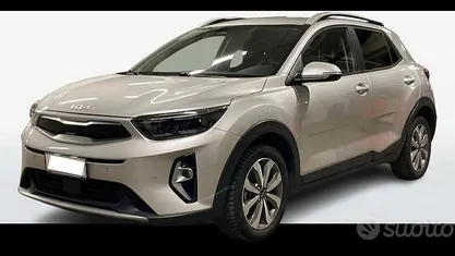 Usata Kia Stonic Style 82 CV (60 kW) 2023 Grigio SUV