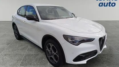 Bianco Usata 2023 Alfa Romeo Stelvio Sprint SUV | 38.790 € (Buon prezzo)
