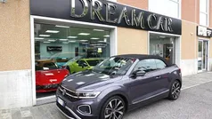 Grigio metallizzato Usata 2023 VW T-Roc Style SUV | 26.990 € (Buon prezzo)