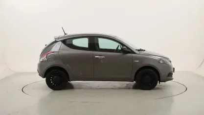 Usata Lancia Ypsilon Silver 70 CV (51 kW) 2022 Grigiogrigio Utilitaria
