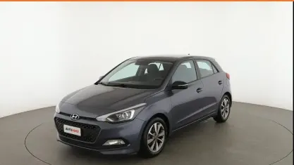Käytetty Hyundai i20 Comfort 85 HP (62 kW) 2018 Harmaa Sedan
