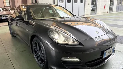 Usata Porsche Panamera 300 CV (220 kW) 2011 Grigio Berlina