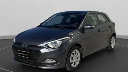 Grigio Usata 2017 Hyundai i20 Classic Due volumi | 9001 € (Buon prezzo)