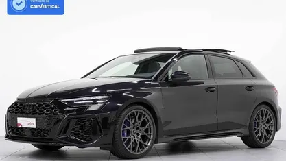 Usata Audi RS3 Sportback Performance 407 CV (299 kW) 2023 Colore carrozzeria personalizzato audi exclusive Utilitaria