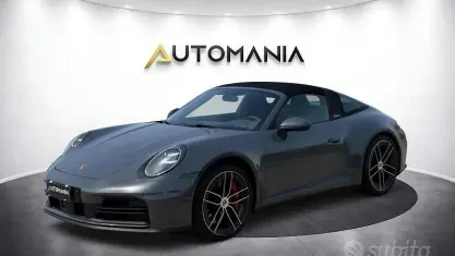 Usata Porsche 911 Targa 4S 480 CV (353 kW) 2026 Grigio Cabrio