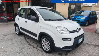 Begagnad Fiat Panda Street 74 HK (54 kW) 2022 Vit Van