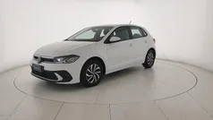 Pure white Usata 2022 VW Polo Life Tre volumi | 17.900 € (Buon prezzo)