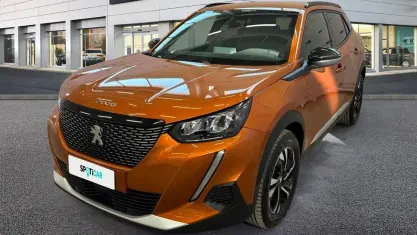 Usata Peugeot 2008 Allure 102 CV (75 kW) 2023 Nero SUV
