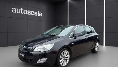 Nero Usata 2011 Opel Astra Cosmo Berlina | 5490 € (Buon prezzo)