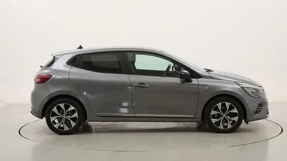 Begagnad Renault Clio V Evolution 100 HK (73 kW) 2023 Halvkombi