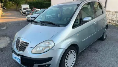 Usata Lancia Musa 90 CV (66 kW) 2006 Grigio Monovolume
