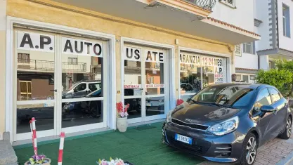 Usata Kia Rio 75 CV (55 kW) 2016 Grigio Utilitaria