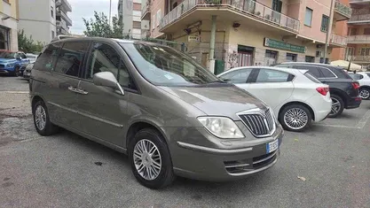 Usata Lancia Phedra 136 CV (100 kW) 2010 Grigio Monovolume