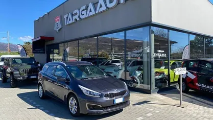 Begagnad Kia Ceed 110 HK (80 kW) 2016 Grå Halvkombi