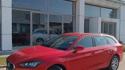 Usata Seat Leon Business 130 CV (95 kW) 2022 Rosso Station wagon