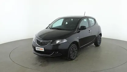 Usata Lancia Ypsilon Gold 70 CV (51 kW) 2022 Nero Utilitaria