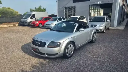 Usata Audi TT 179 CV (131 kW) 2000 Grigio Coupé