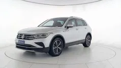 Argento riflesso metallizzato Usata 2021 VW Tiguan Elegance SUV | 24.900 € (Buon prezzo)