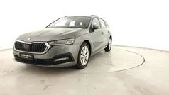 Usata 2022 Skoda Octavia Executive Station wagon | 21.900 € (Buon prezzo)