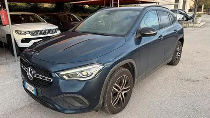 Usata Mercedes GLA200 Premium 149 CV (109 kW) 2020 Blu SUV