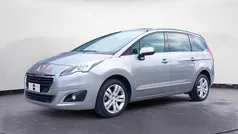 Grigio Usata 2016 Peugeot 5008 Allure Monovolume | 9990 € (Buon prezzo)