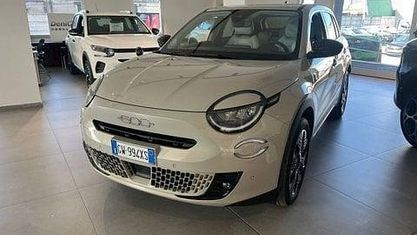 Usata Fiat 600 La Prima 110 CV (80 kW) 2025 Beige SUV