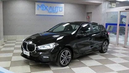 Usata BMW 116 Sport Line 116 CV (85 kW) 2021 Nero Utilitaria