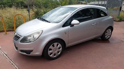 Usata Opel Corsa Edition 80 CV (58 kW) 2010 Utilitaria