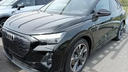 Usata Audi Q4 e-tron S-Line 220 kW (300 CV) 2022 Nero SUV