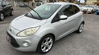 Usata Ford Ka Titanium 69 CV (50 kW) 2010 Grigio Berlina