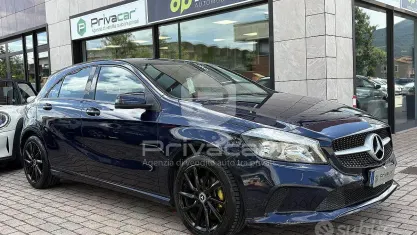 Usata Mercedes A160 Business 90 CV (66 kW) 2016 Blu Utilitaria