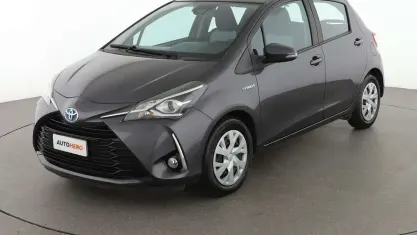 Usata Toyota Yaris Hybrid Active 101 CV (74 kW) 2018 Grigio Berlina