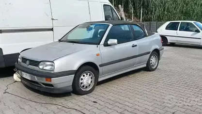 Usata VW Golf Cabriolet Classicline 116 CV (85 kW) 1996 Grigio Cabrio