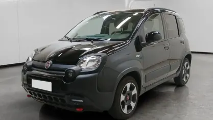 Usata Fiat Panda Cross Cross 70 CV (51 kW) 2023 Nero Utilitaria