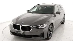Grigio metall. Usata 2021 BMW 520 Comfort Edition Station wagon | 31.500 € (Ottimo prezzo)