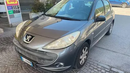 Usata Peugeot 206 60 CV (44 kW) 2010 Grigio Berlina