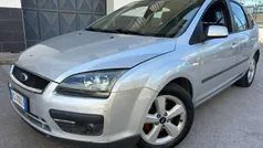 Grigio Usata 2004 Ford Focus Tre volumi | 1350 €