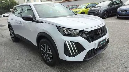 Usata 2024 Peugeot 2008 Active SUV | 19.500 € (Buon prezzo)