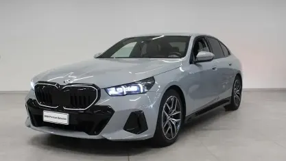Usata BMW 520 M Sport 197 CV (144 kW) 2024 Grigio Utilitaria