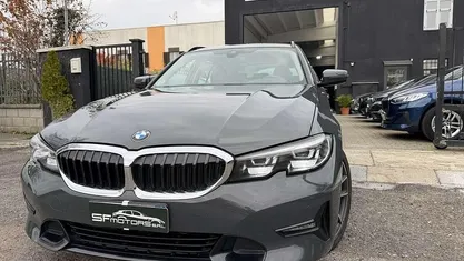 Grigio Usata 2020 BMW 318 M Sport Station wagon | 16.999 € (Ottimo prezzo)