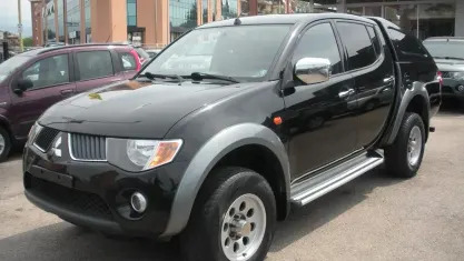 Usata Mitsubishi L200 Intense 136 CV (100 kW) 2011 Nero Pick-up