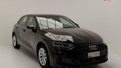 Nero brillante Usata 2022 Audi A3 Business Due volumi | 24.900 € (Buon prezzo)