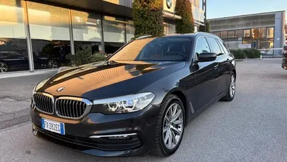 Usata BMW 530 Luxury Line 249 CV (183 kW) 2019 Grigio Station wagon