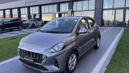 Grigio Usata 2022 Hyundai i10 Due volumi | 11.900 € (Buon prezzo)