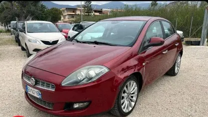 Usata Fiat Bravo Dynamic 105 CV (77 kW) 2010 Marrone Utilitaria