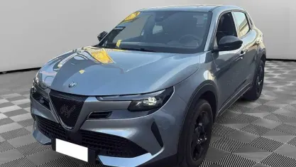Usata Alfa Romeo Junior 145 CV (106 kW) 2025 Grigio SUV