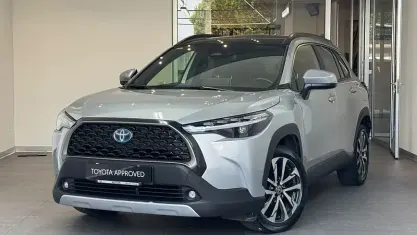 Usata Toyota Corolla Cross Lounge 197 CV (144 kW) 2023 Argento SUV
