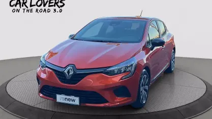Używany Renault Clio V Equilibre 101 KM (74 kW) 2022 Pomarańczowy Hatchback