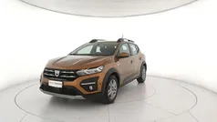 Arancione Usata 2022 Dacia Sandero Comfort Due volumi | 13.750 € (Buon prezzo)