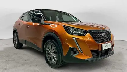 Usata Peugeot 2008 Active 131 CV (96 kW) 2020 Arancione SUV